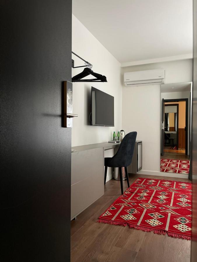 Etnomania Boutique Hotel Pristina Exteriör bild