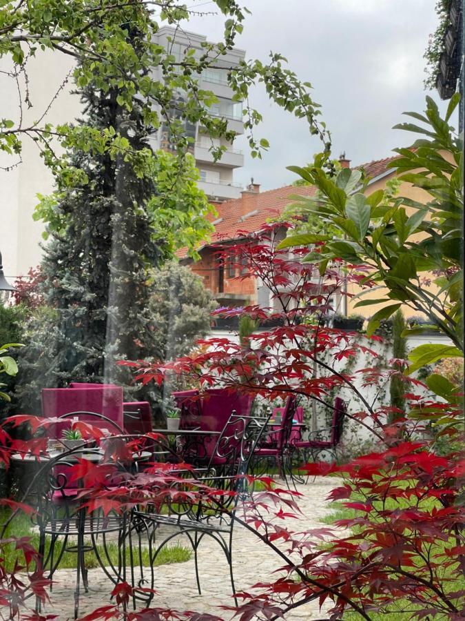 Etnomania Boutique Hotel Pristina Exteriör bild